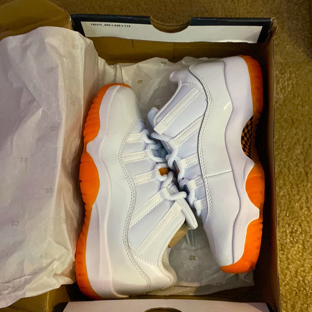 Jordan citrus 11’s size 5 in half